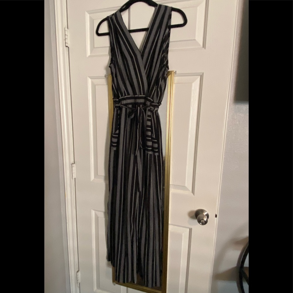 BLACK & WHITE STRIPE SLEEVELESS JUMPSUIT